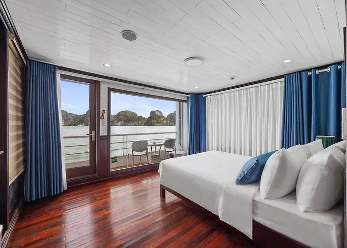 Botel Aqua Legend Cruise - Lan Ha Bay