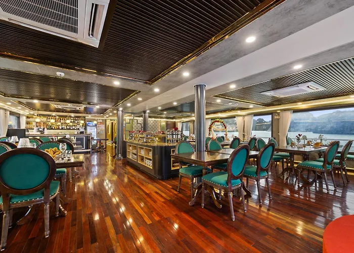 Botel Aqua Legend Cruise - Lan Ha Bay Ha Long