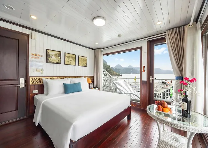 Aqua Legend Cruise - Lan Ha Bay Botel 5*