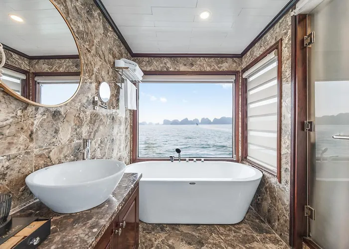 Aqua Legend Cruise - Lan Ha Bay 5* Ha Long