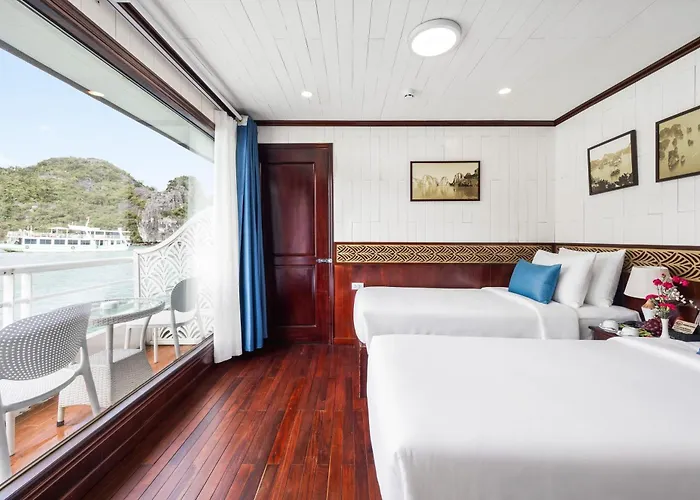 Aqua Legend Cruise - Lan Ha Bay Botel