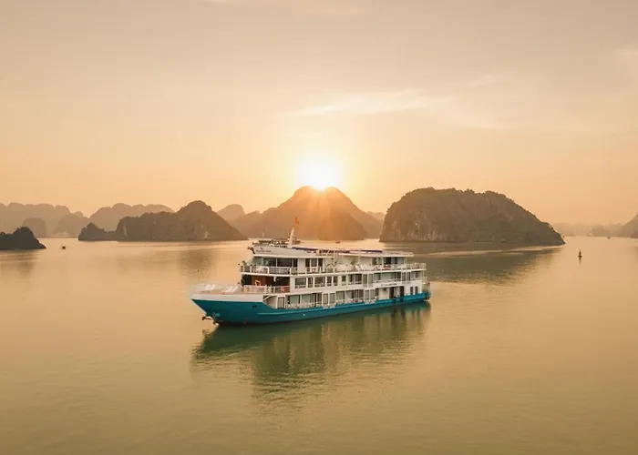 Aqua Legend Cruise - Lan Ha Bay Botel Ha Long