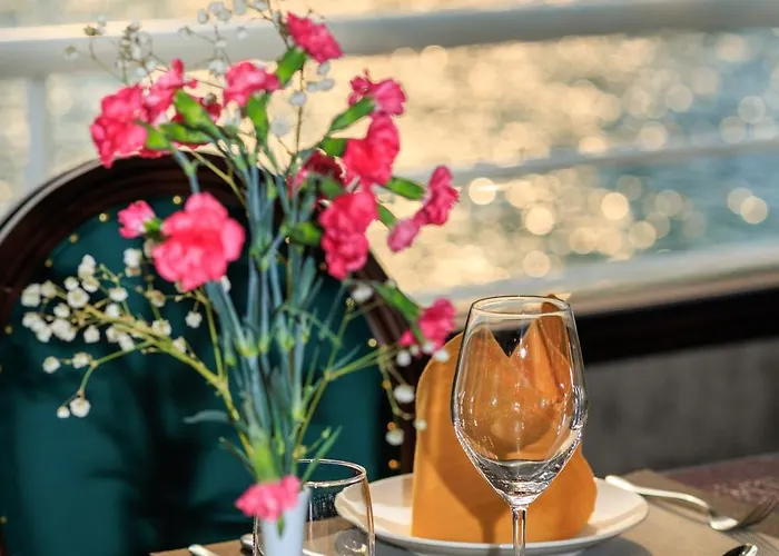 Aqua Legend Cruise - Lan Ha Bay Botel
