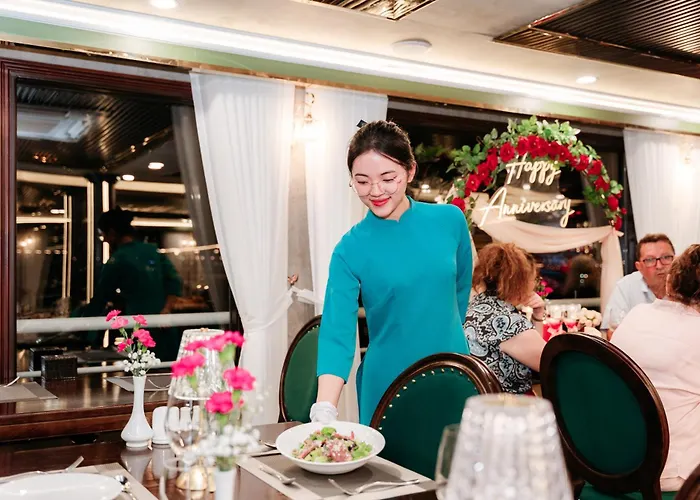 Botel Aqua Legend Cruise - Lan Ha Bay Ha Long