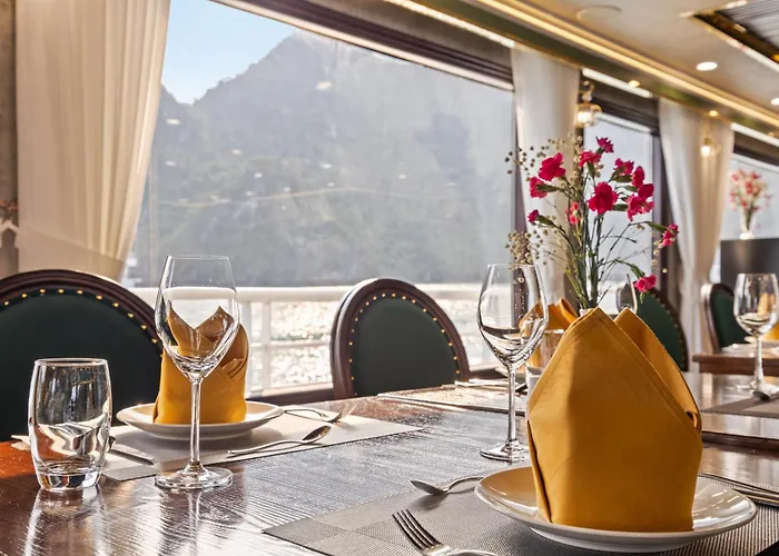 Aqua Legend Cruise - Lan Ha Bay 5* Ha Long