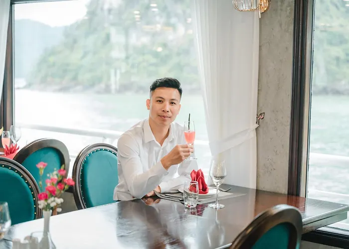 Aqua Legend Cruise - Lan Ha Bay 5* Ha Long