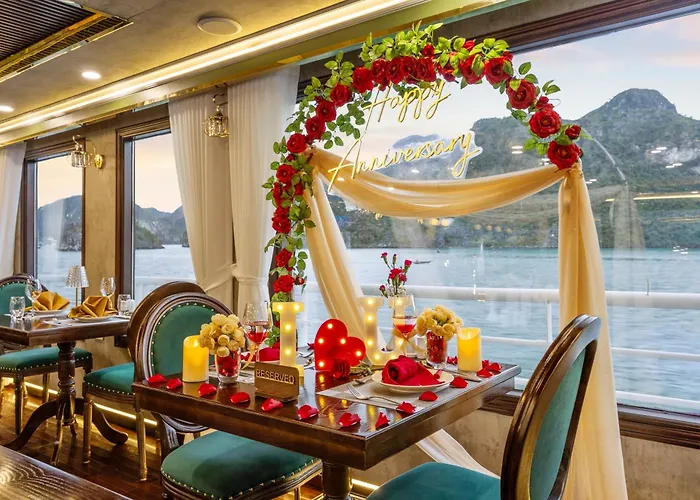 Aqua Legend Cruise - Lan Ha Bay Botel 5*