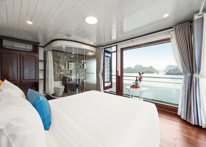 Botel Aqua Legend Cruise - Lan Ha Bay